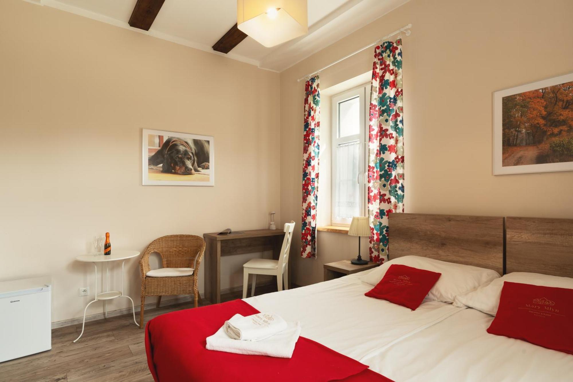 Hotel Stary Mlyn Strzeszyn à Lubowo  Chambre photo