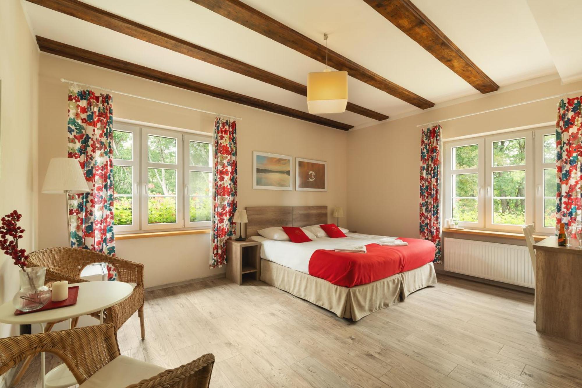 Hotel Stary Mlyn Strzeszyn à Lubowo  Extérieur photo