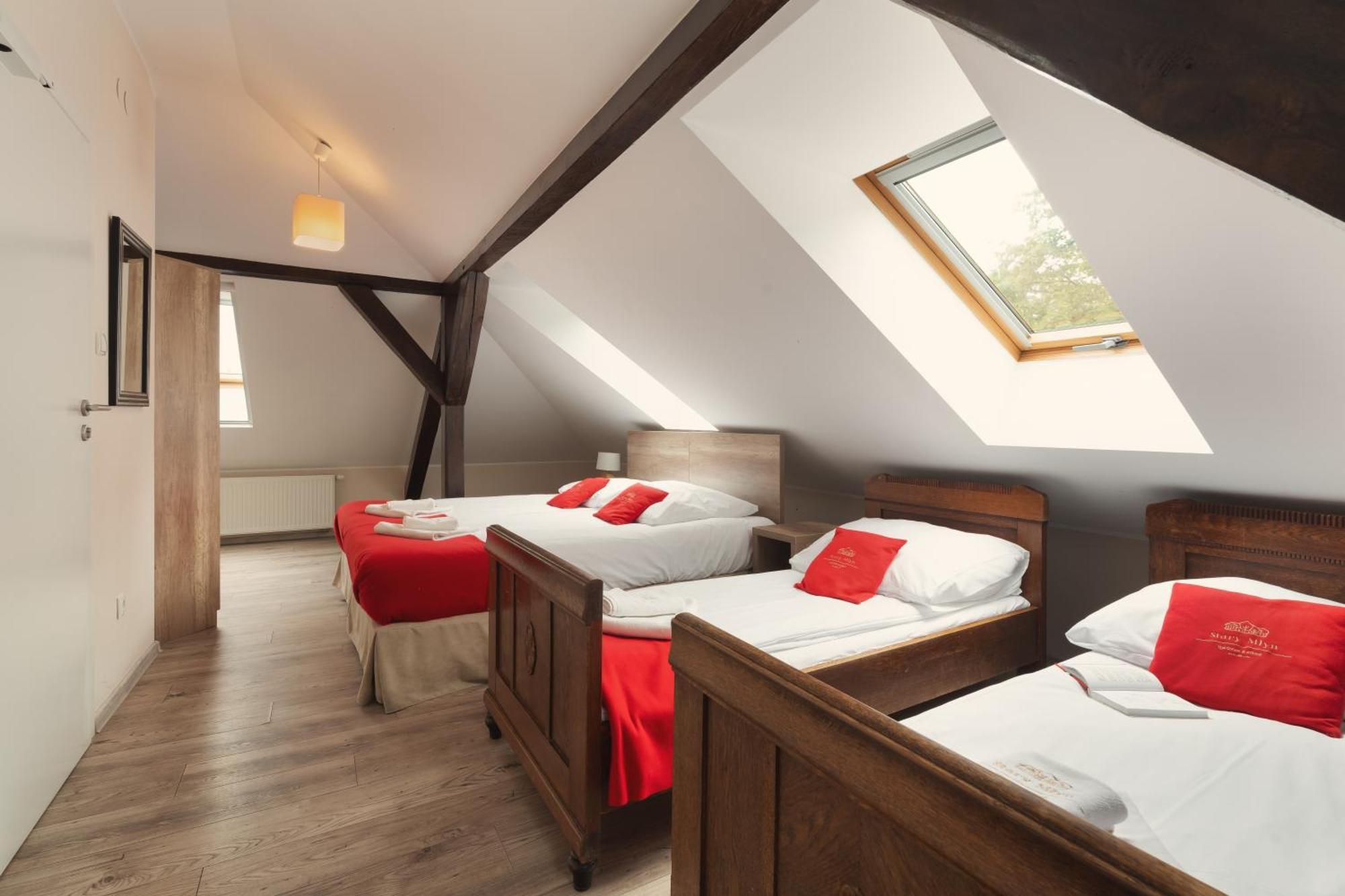 Hotel Stary Mlyn Strzeszyn à Lubowo  Chambre photo