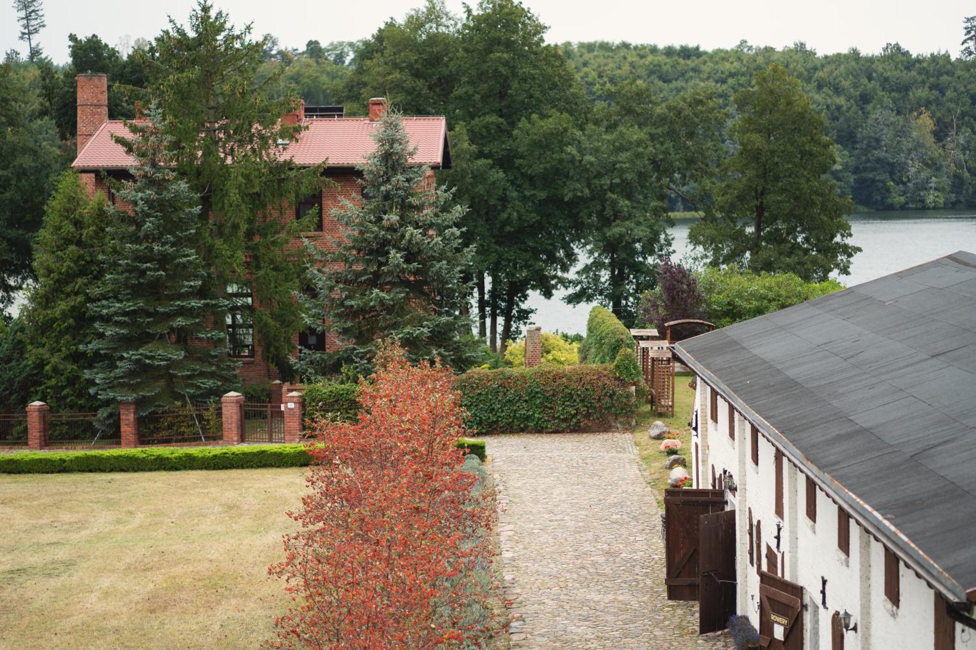 Hotel Stary Mlyn Strzeszyn à Lubowo  Extérieur photo