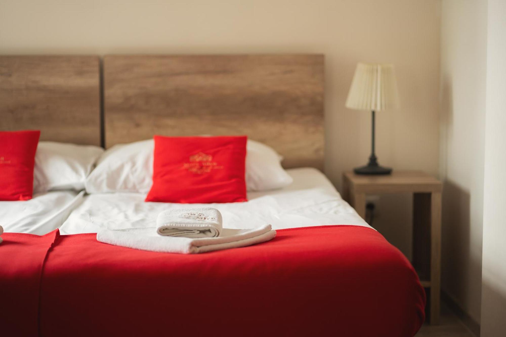 Hotel Stary Mlyn Strzeszyn à Lubowo  Chambre photo