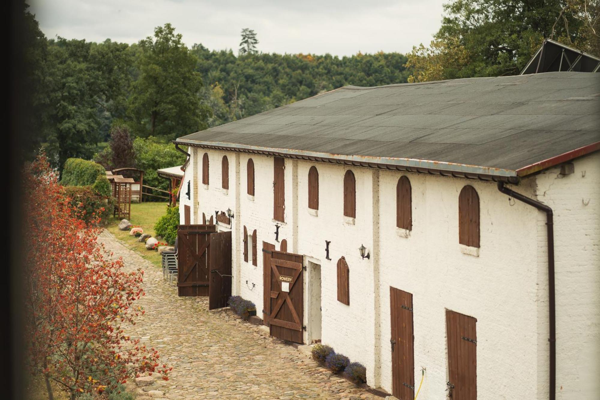 Hotel Stary Mlyn Strzeszyn à Lubowo  Extérieur photo