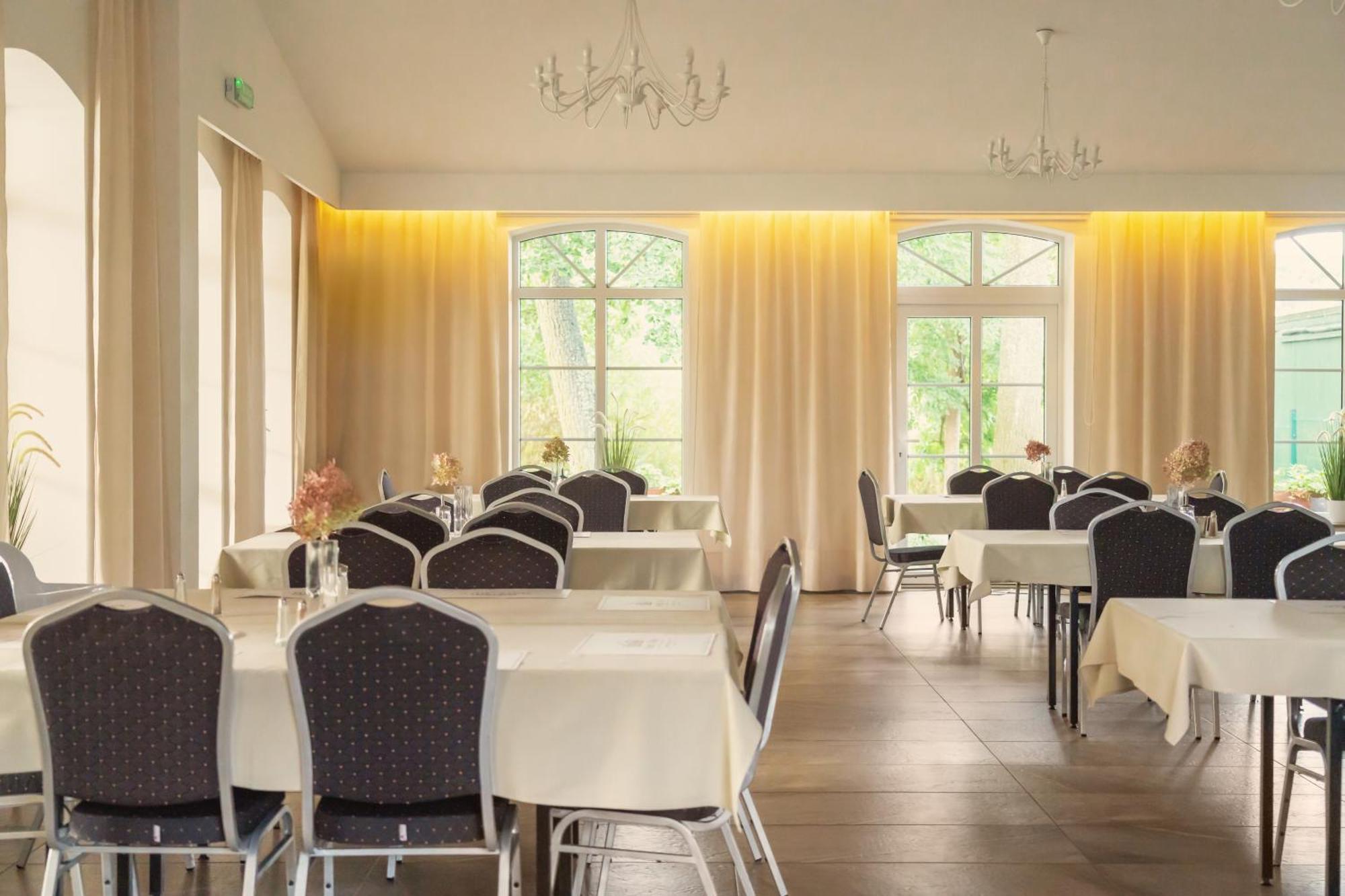 Hotel Stary Mlyn Strzeszyn à Lubowo  Extérieur photo